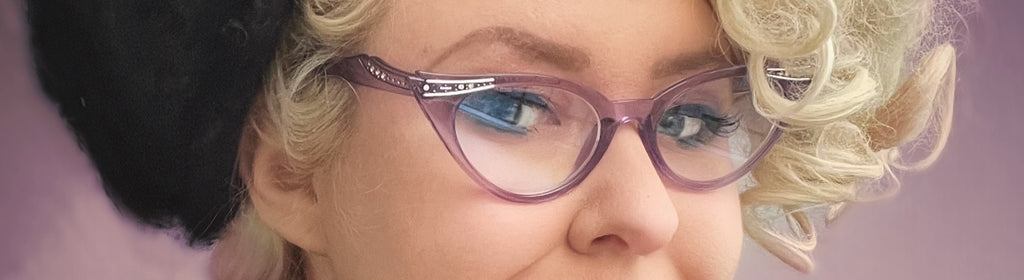 Betty with blue light lenses – one style fits all?