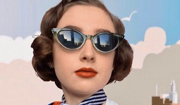 Peeper's Profile: @1940sElla